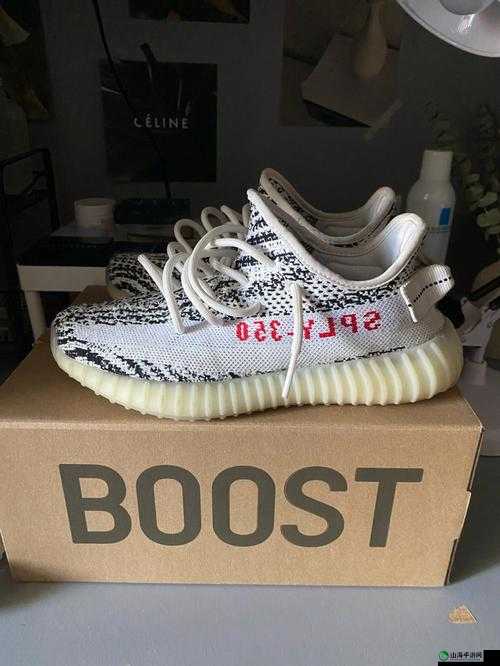 yeezy380 蜜桃粉与白色：甜美的夏日之选